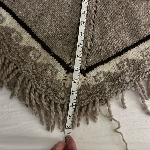 Hand Knit Cowichan Design Brown Wool Triangle Poncho - Picture 16 of 16